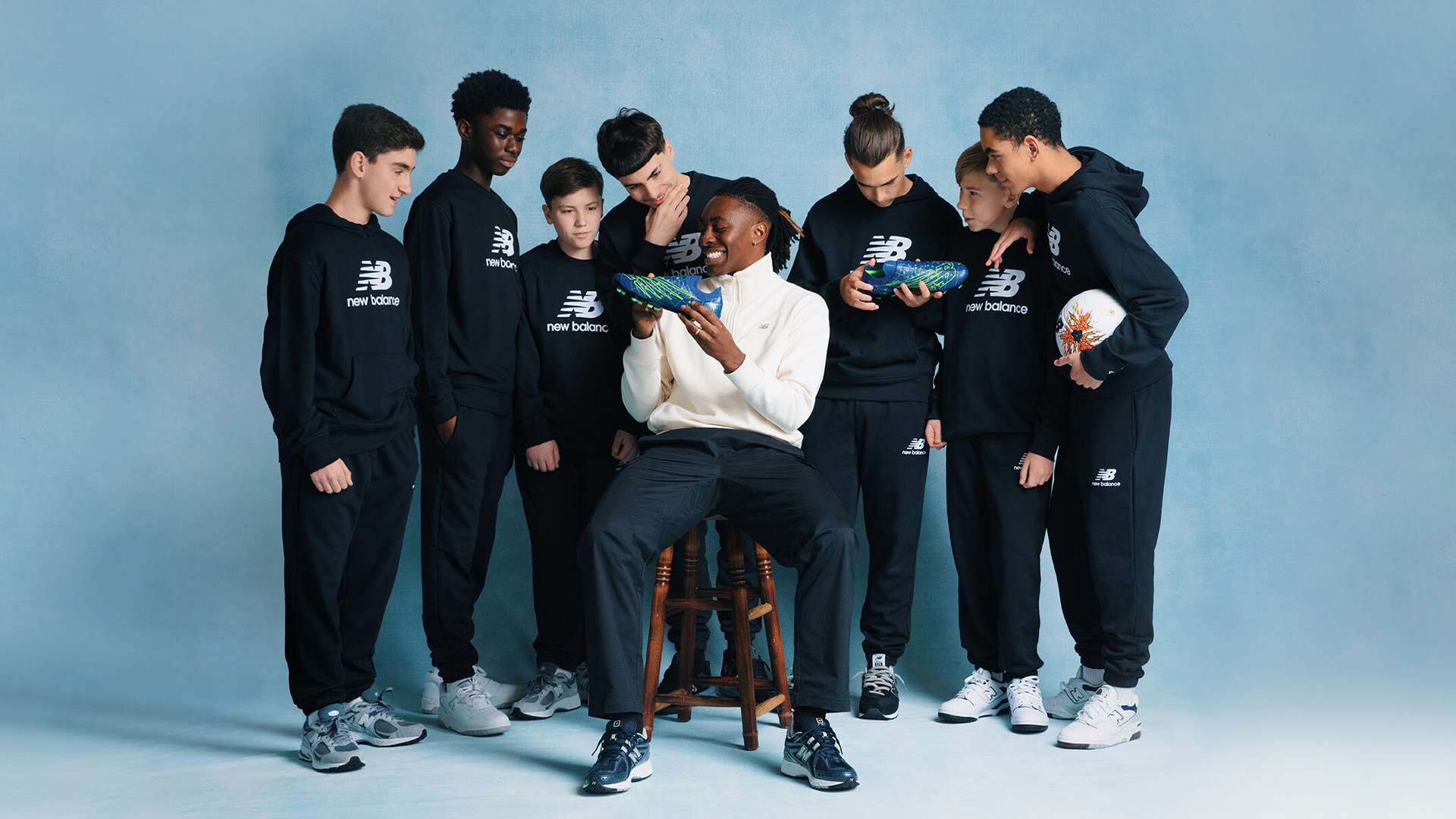 贵州“村超”迎新记｜2025年新赛季开启 非遗表演精彩绽放.